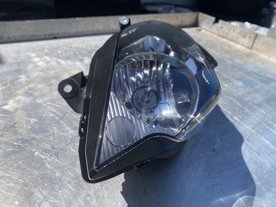 Honda VFR 800 Lampa Reflektor Prawy Przód JAK NOWA