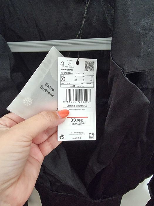 Vestido preto Mango com botões brilhantes 100% viscose, XS - novo