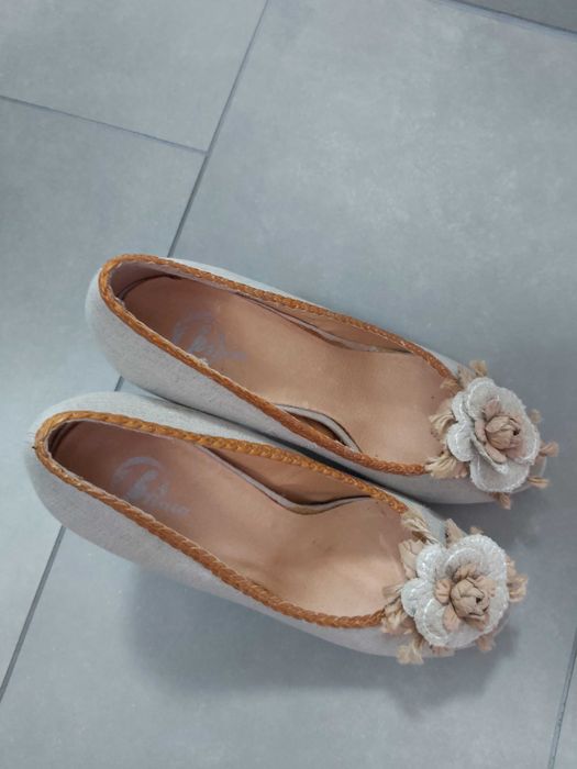 Buty damskie Bata. Rozmiar 40.