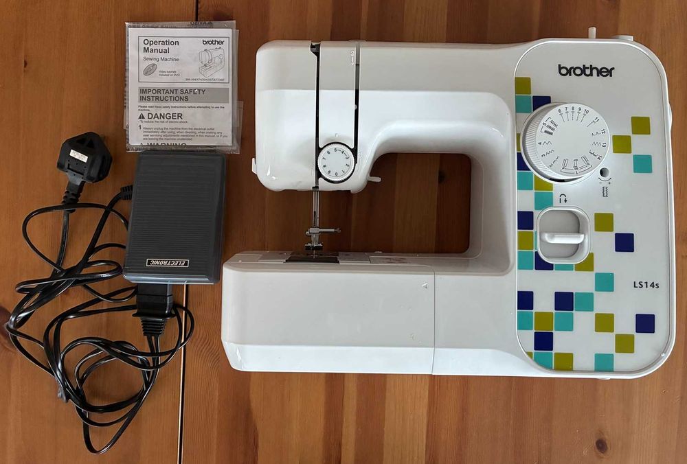 Máquina de costura Brother LS 14S