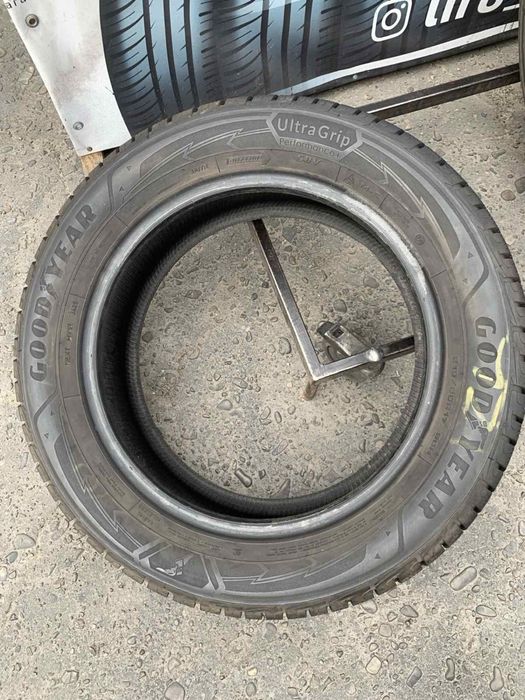 Шини 215/60 R 17 Goodyear 7,5-8мм зима