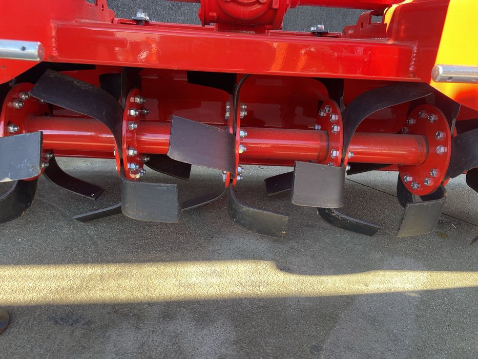 Fresa 1,80 com abre regos hidraulico