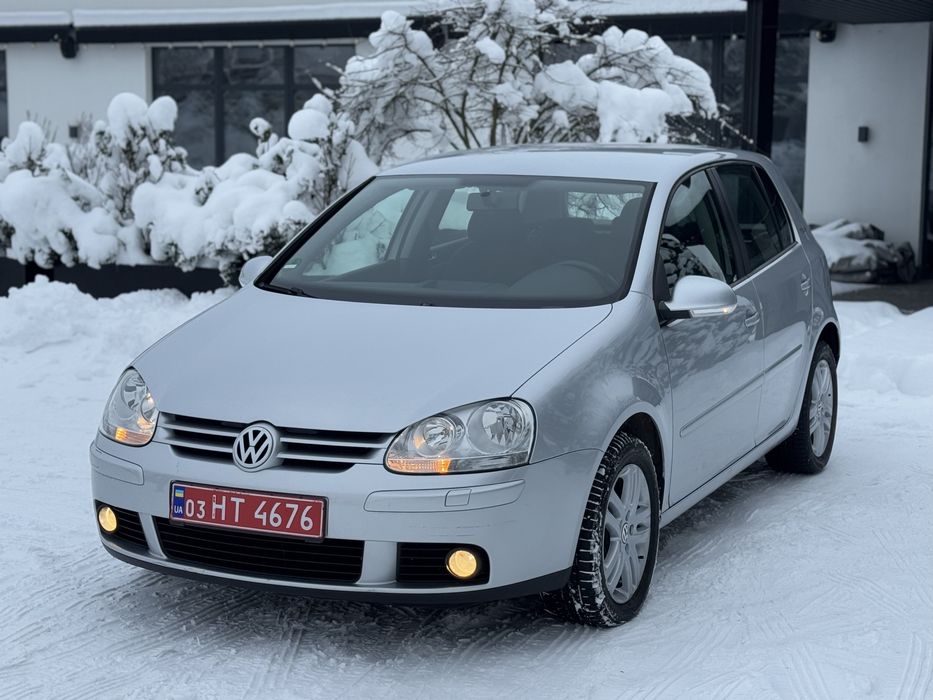 Свіжопригнаний Golf 5 1.6бензин TOUR