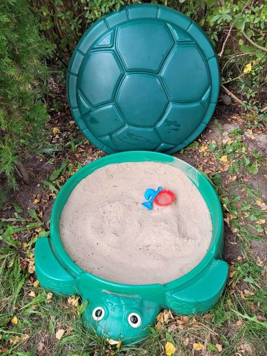 Fisher Price - zjeżdżalnia i piaskownica