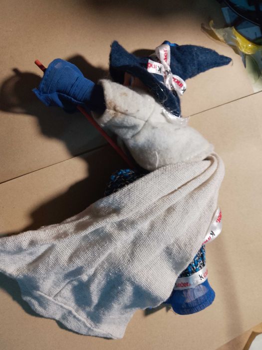 stara baba jaga wiedźma zabawka kinder niespodzianka
