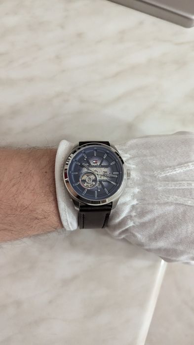 Часы Tommy Hilfiger automatic, годинник скелетон США