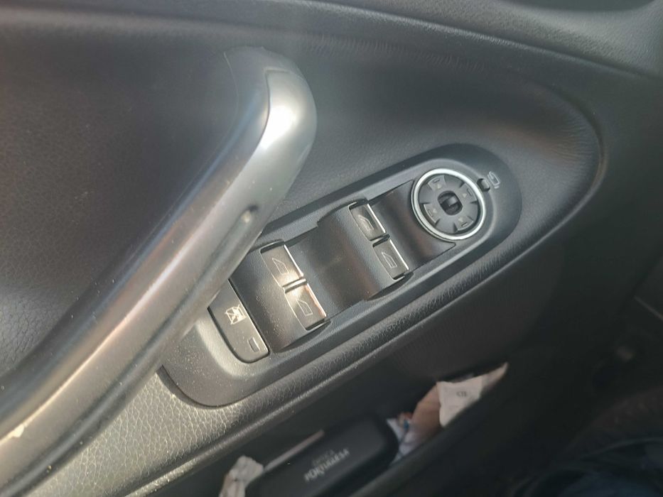 Ford s-max, Renault Clio , Vectra — photo 5