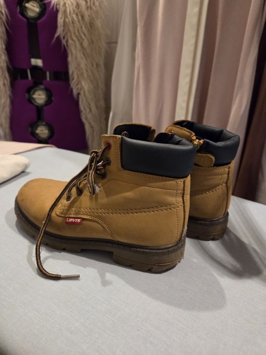 Buty zimowe trapery Levis rozm. 34