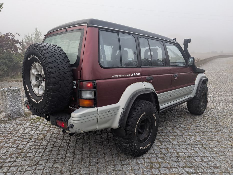 Mitsubishi Pajero 2.8  longo full extras