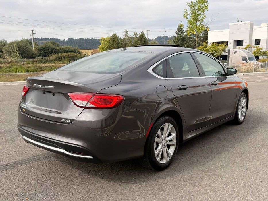 Chrysler 200 S      2015