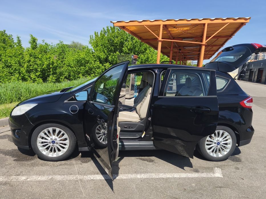 Ford C-Max SE Hybrid 2017 надійний та економний