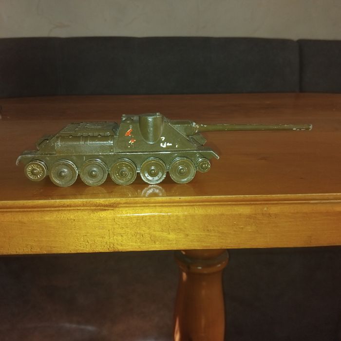 СУ100 военная техник.