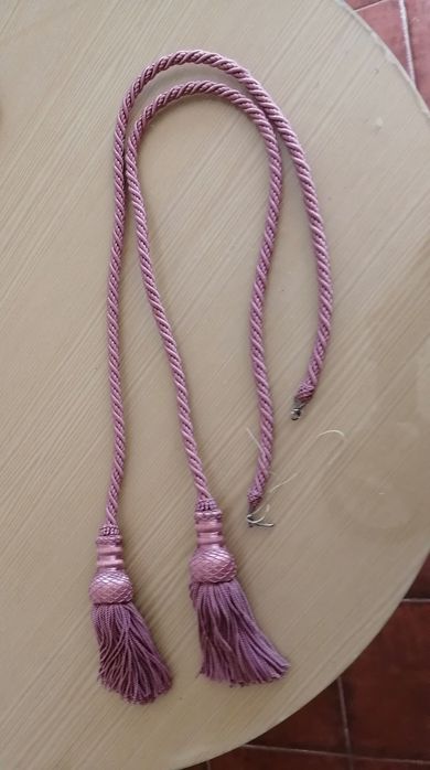 2 conjuntos de prende cortinados em matéria nobre valor por par