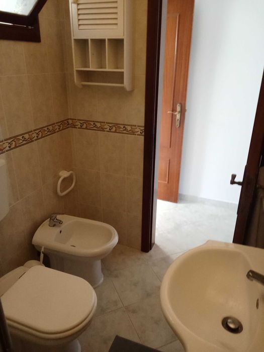 Quarto com casa de banho privativa a alugar no Algarve em Alvor (Portimao)