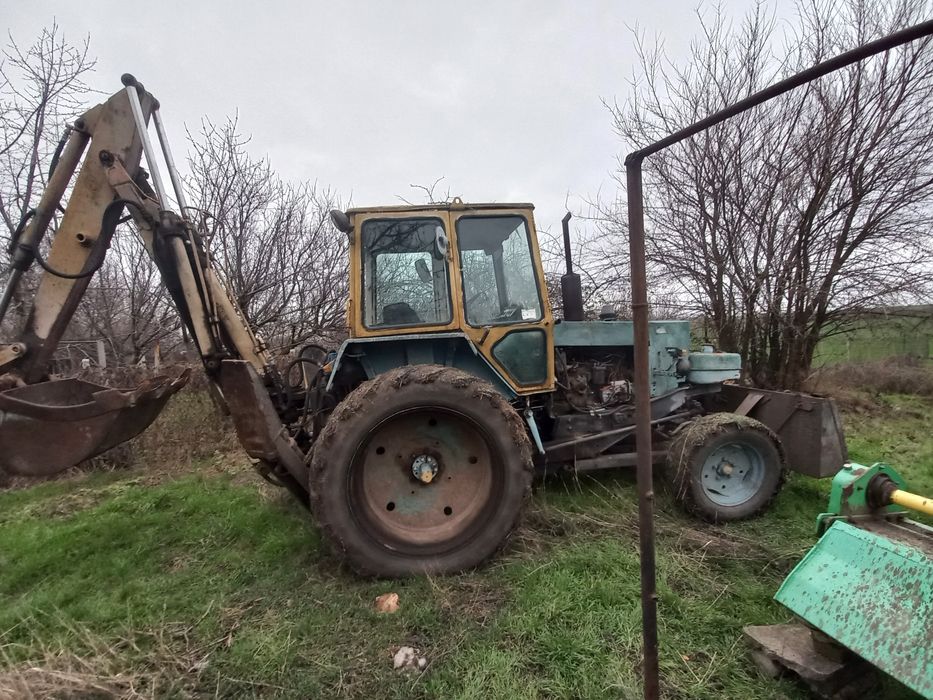 Екскаватор ЮМЗ 6 петушок