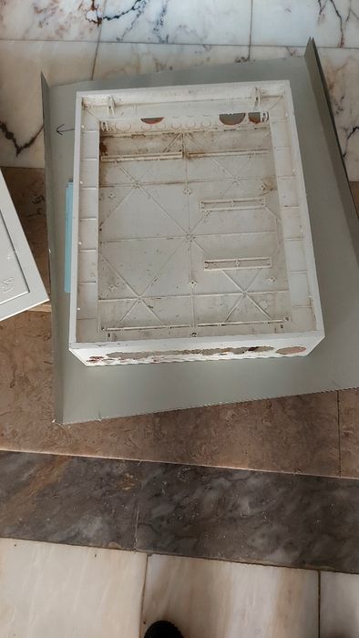 Quadro eléctrico novo ainda com plástico