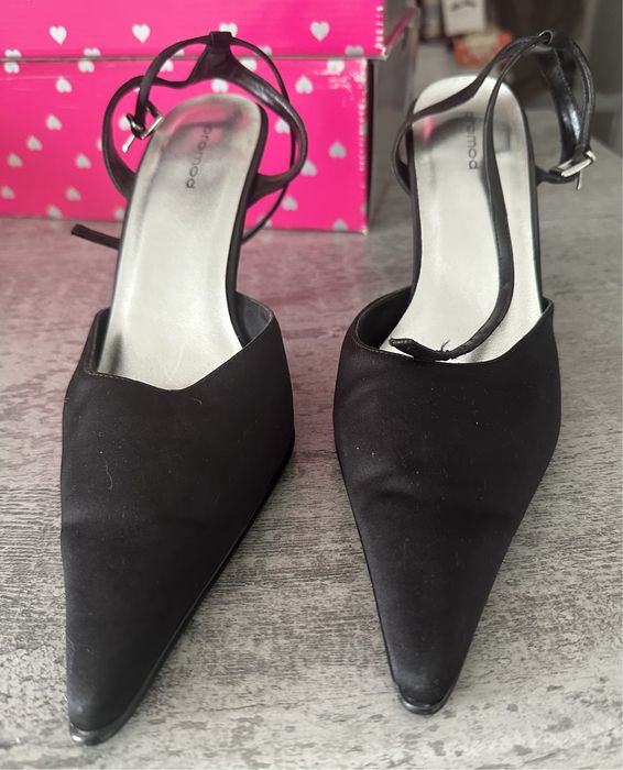 Buty satynowe na szpilce