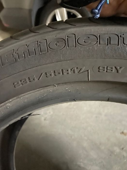 Pneus 235 x 55 x 17