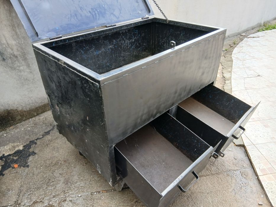 Caixa metálica preta 4mm