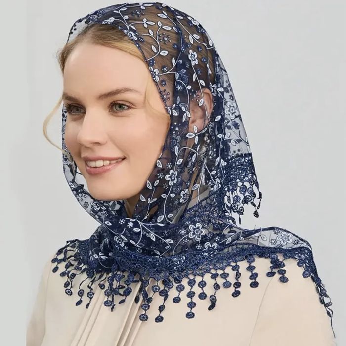 Nowa chustka granatowa z koronką  elegancka