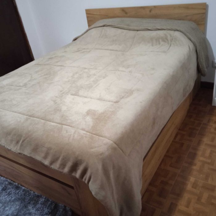 Cama Casal com colchão e gavetas