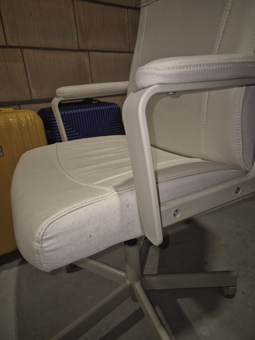 fotel obrotowy IKEA beżowy
