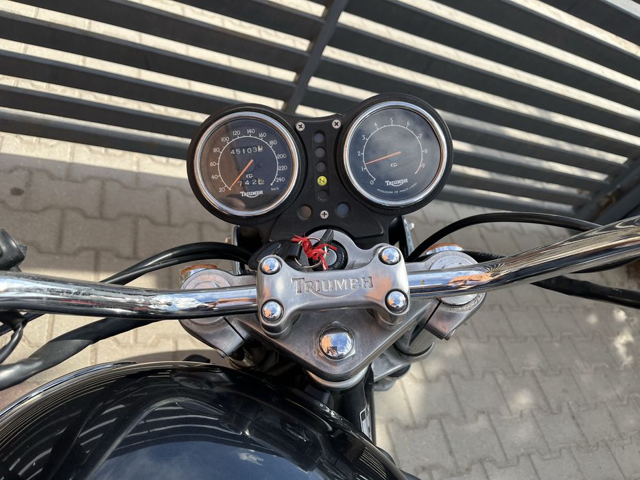 Triumph Legend TT 900