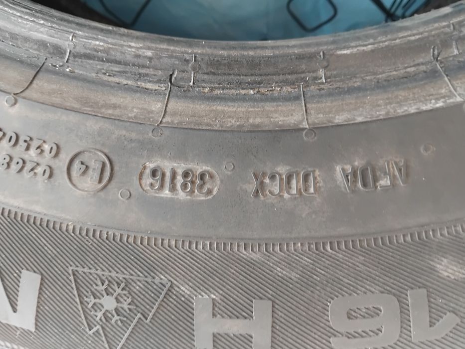 Opony zimowe Uniroyal 215/70/16 SUV