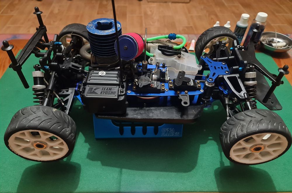 R/C kyosho Inferno GT 4WD escala 1:8