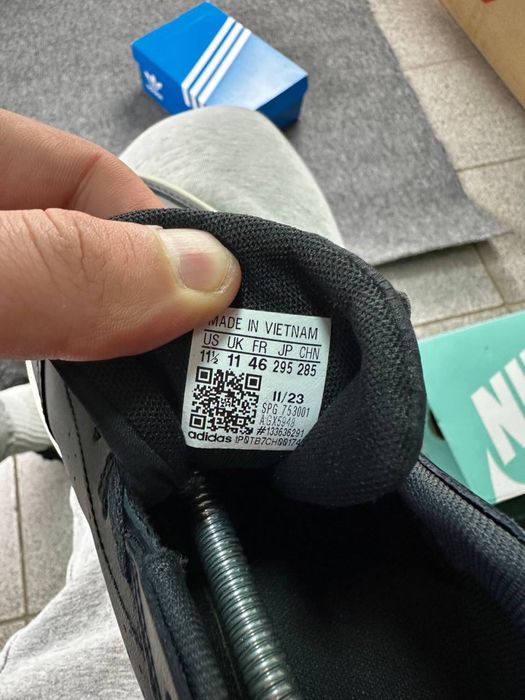 Новые кроссовки Adidas оригинал Размер 46
