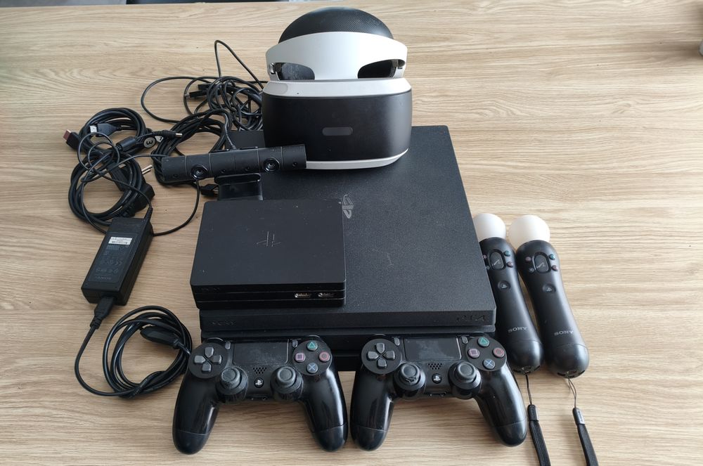 PS4 PRO 1TB+playstation vr + kamera + move