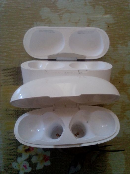 Кейсы для наушников