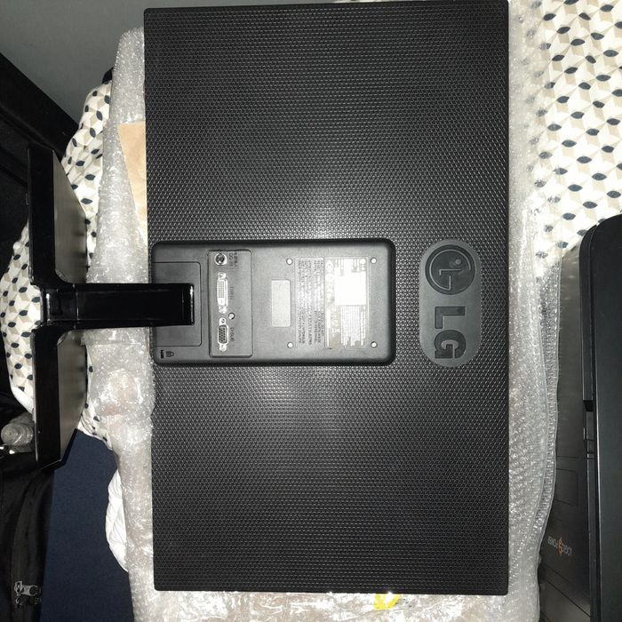 Computer z monitorem