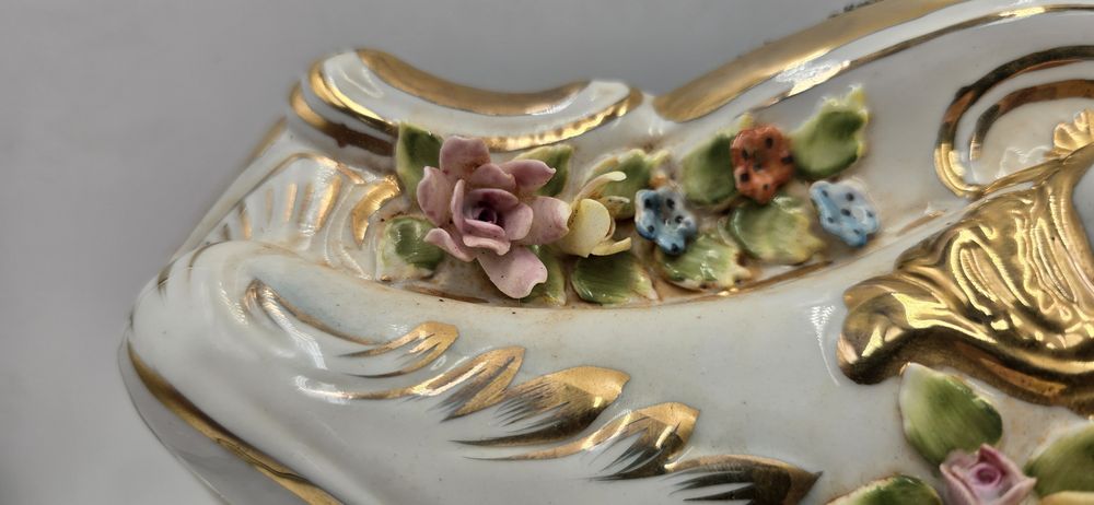Bogato zdobiona porcelanowa konsola Rudolf Bottger
