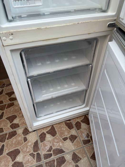 Vendo frigorifico combinado com 5anos