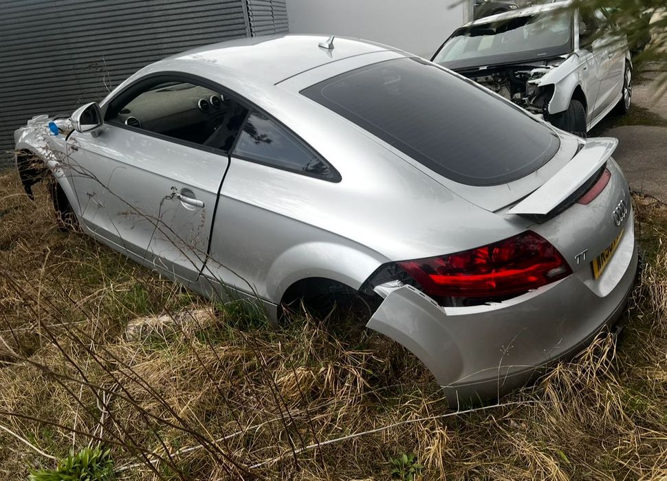Drzwi kompletne prawy przód Audi TT 8J
