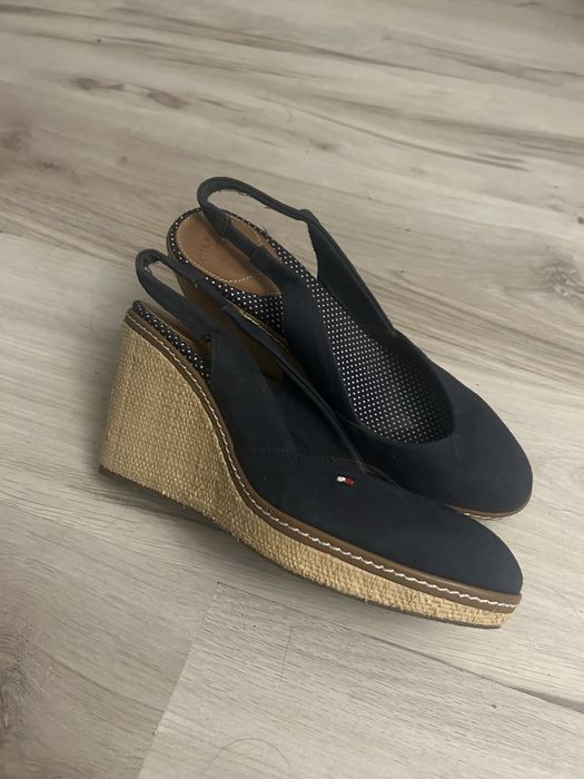 Tommy Hilfiger buty damskie na koturnie rozmiar 38
