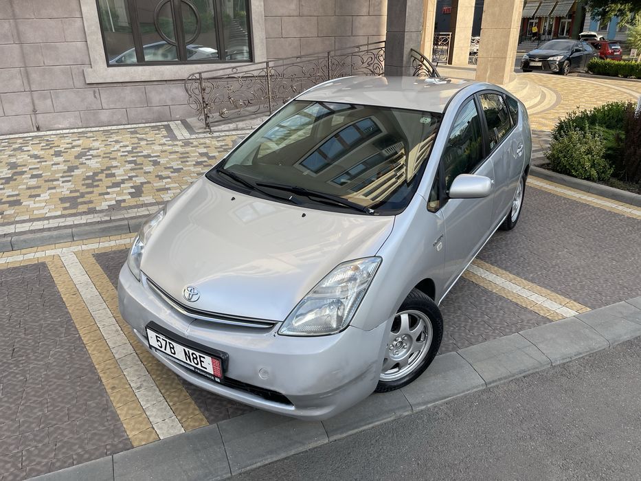Toyota Prius /на уверенном ходу!!