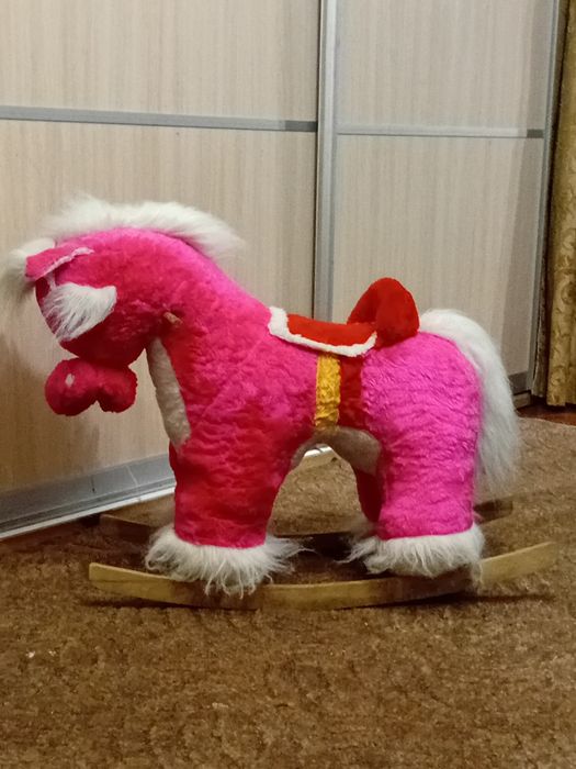 Продам лошадку- качалку для детей..