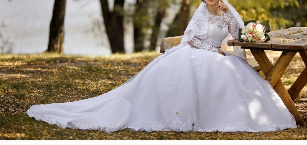 Продам свадебные платье