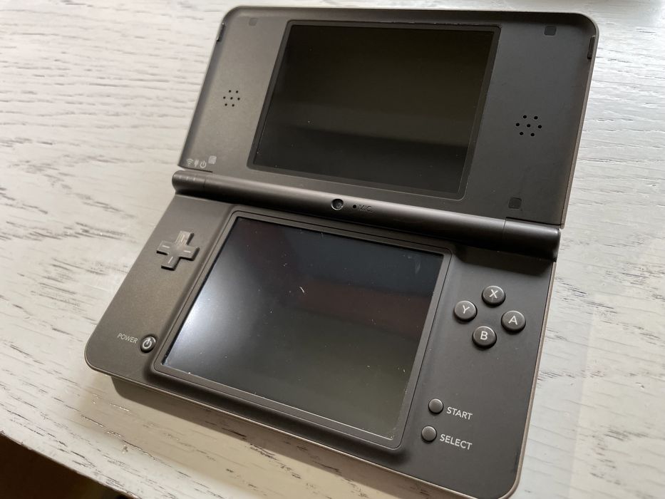 Nintendo Dsi XL + Jogos + Bolsa + Carregador