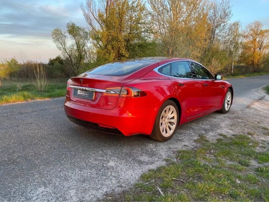 Tesla Model S 75D 2017 рік
