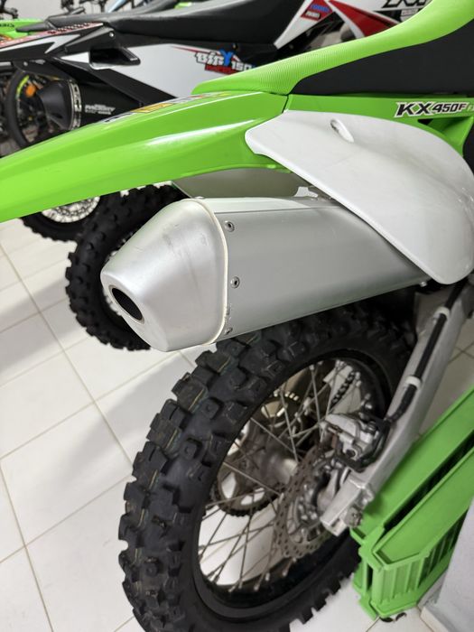 Vendo como nova impecavel de garagem