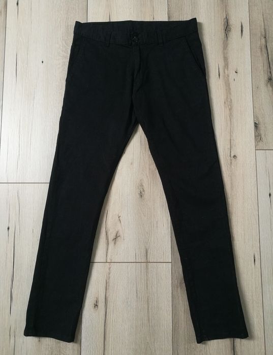 Męskie proste eleganckie spodnie W31/L32 w popielato-czarną kratkę