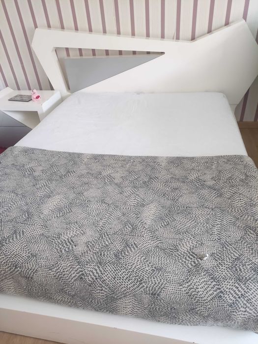 Jogo de quarto 5 peças .por 400€