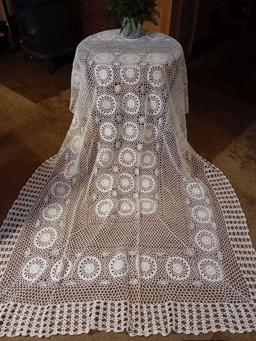 Obrus duży szydełko 150x220 cm
