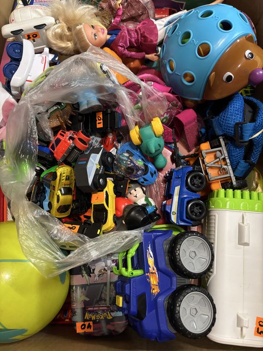 Коробка з іграшками Англія