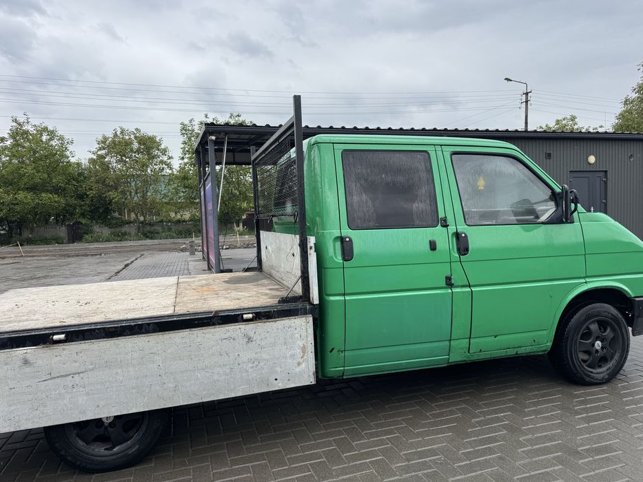 Volkswagen transporter свіжопригнаний T 4 1992 рік 2.4 дизель вже в Україні