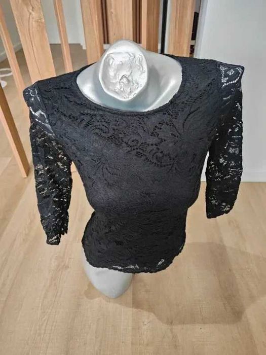 Blusa de Renda Preta Vero Moda – Manga 3/4 (Tam. XS)