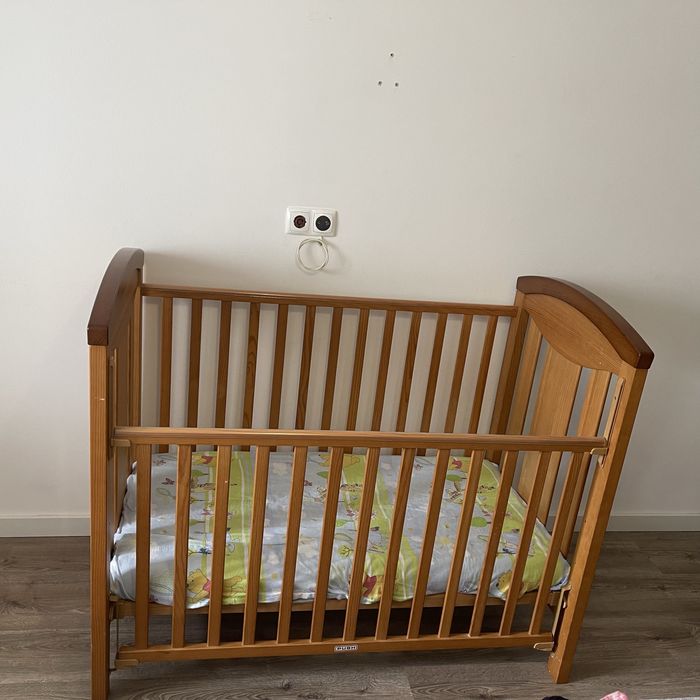 Vendo Berço e Cómoda p/ quarto bébe